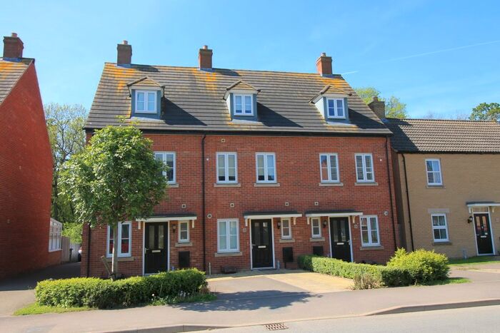3 Bedroom Town House To Rent In Christie Drive, Huntingdon, PE29