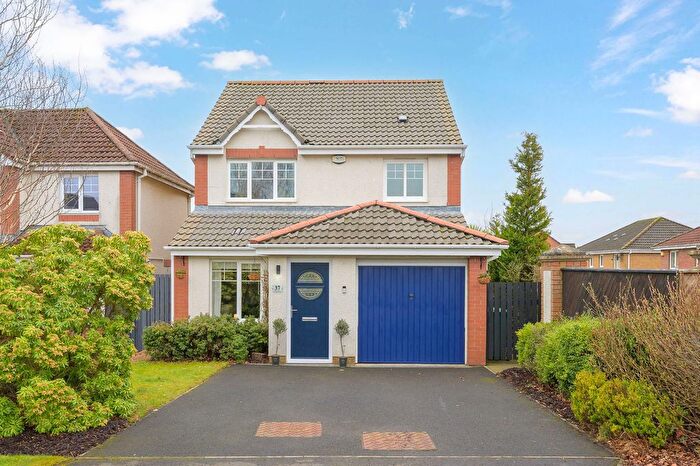 3 Bedroom Detached House For Sale In Kings Drive, Dunfermline, KY11
