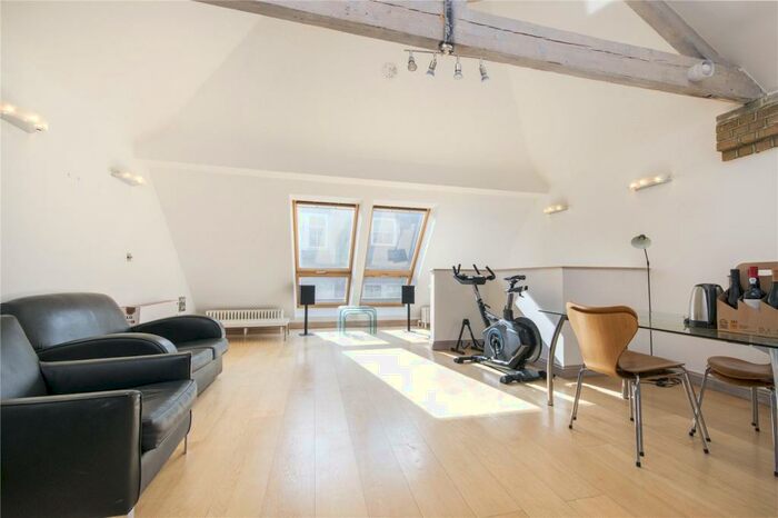 2 Bedroom Apartment To Rent In Chapel Place, Shoreditch, London, EC2A