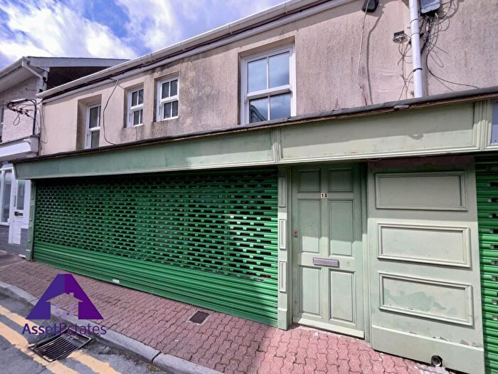 2 Bedroom Maisonette To Rent In Market Street, Abertillery, NP13