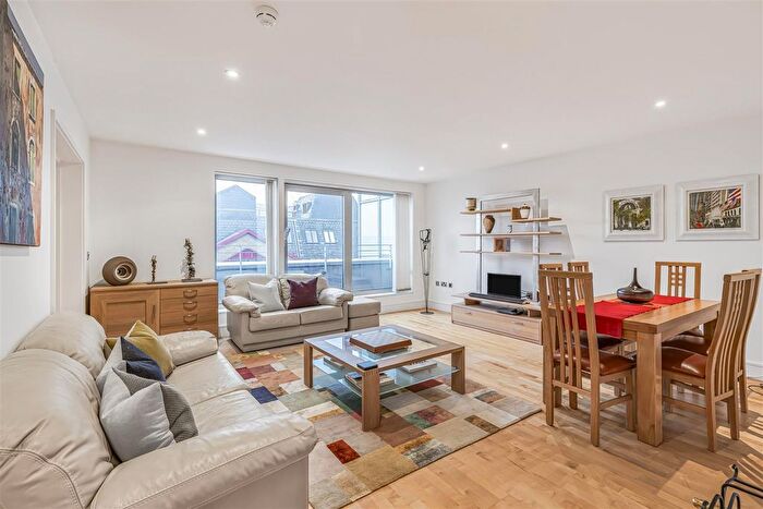 3 Bedroom Flat For Sale In Asquith House, Monk Street, Westminster, London, SW1P