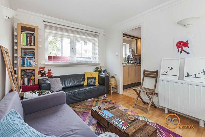 1 Bedroom Apartment To Rent In Essex Road, Islington, N1