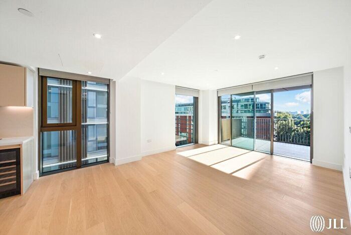 2 Bedroom Apartment To Rent In London, SW11