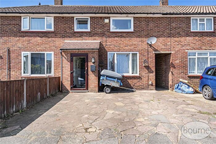 4 Bedroom Terraced House For Sale In Bunyard Drive, Sheerwater, Woking, Surrey, GU21