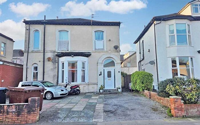 2 Bedroom Flat For Sale In Avondale Road, Southport, PR9