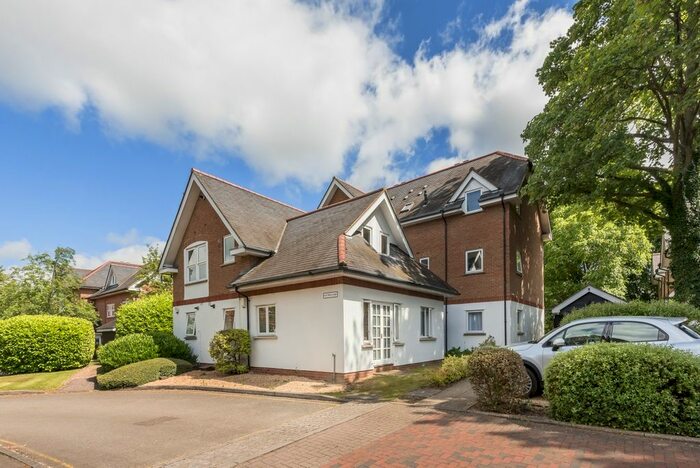 1 Bedroom Flat To Rent In Poets Court, Milton Road, Harpenden, AL5