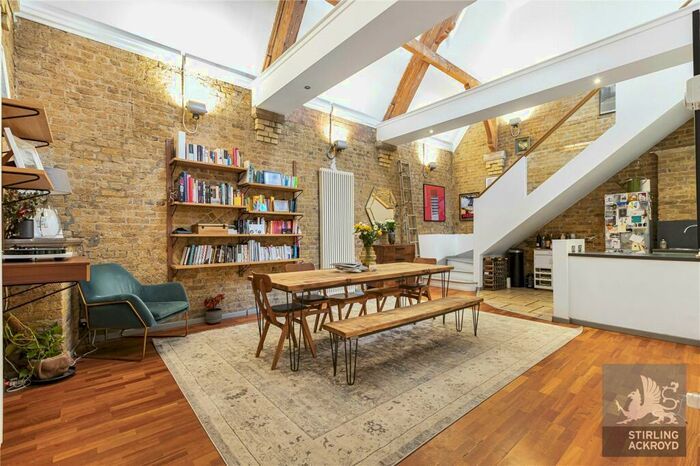 3 Bedroom Penthouse To Rent In Lansdowne Drive, Hackney, London, E8