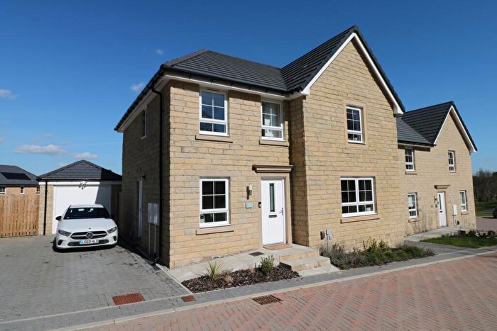 4 Bedroom Detached House For Sale In Honey Bee Court, Cleckheaton, West Yorkshire, BD19