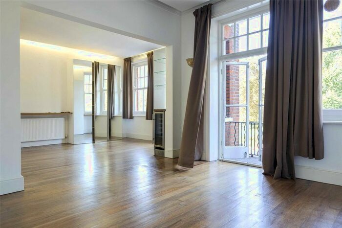 3 Bedroom Flat To Rent In Prince Of Wales Drive, Battersea, SW11