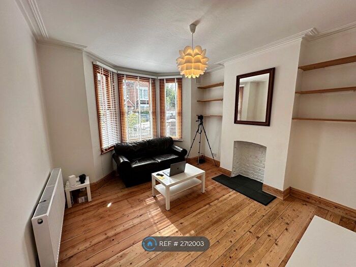 1 Bedroom Flat To Rent In Ilbert Street, London, W10