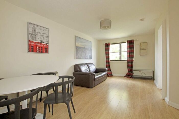 1 Bedroom Flat To Rent In Gibson Close, Isleworth, TW7
