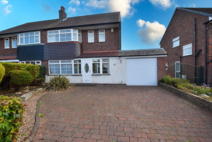 3 Bedroom Semi Detached House For Sale In Daresbury Avenue, Flixton, M41