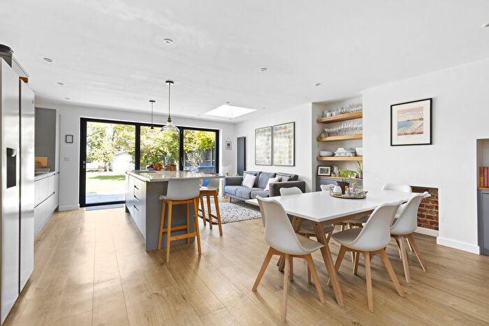 5 Bedroom Semi-Detached House For Sale In Graydon Avenue, Chichester, PO19