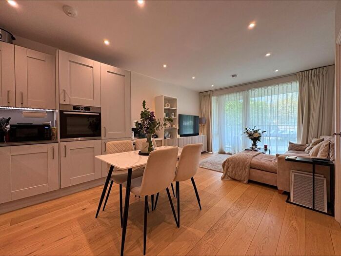 1 Bedroom Flat For Sale In Inglis Way, Millbrook Park, NW7