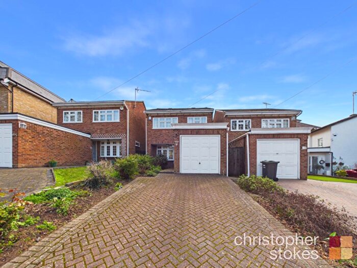 3 Bedroom Detached House For Sale In Old Park Road, Enfield, Greater London, EN2