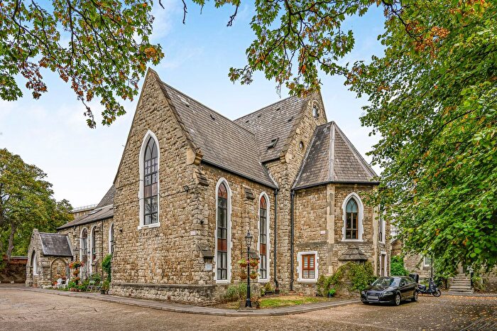 1 Bedroom Flat For Sale In Fore Street, Edmonton, N18
