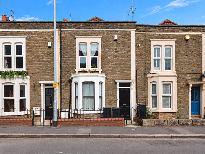 2 Bedroom Apartment For Sale In High Street, Kingswood, Bristol, BS15