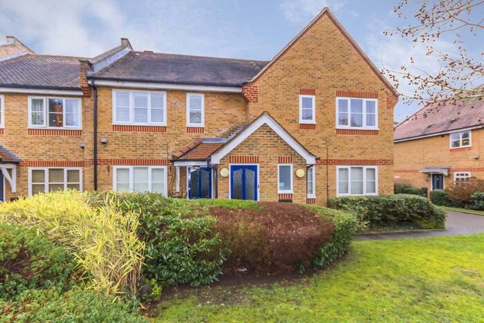 1 Bedroom Flat To Rent In Thames Street, Sunbury-On-Thames, TW16