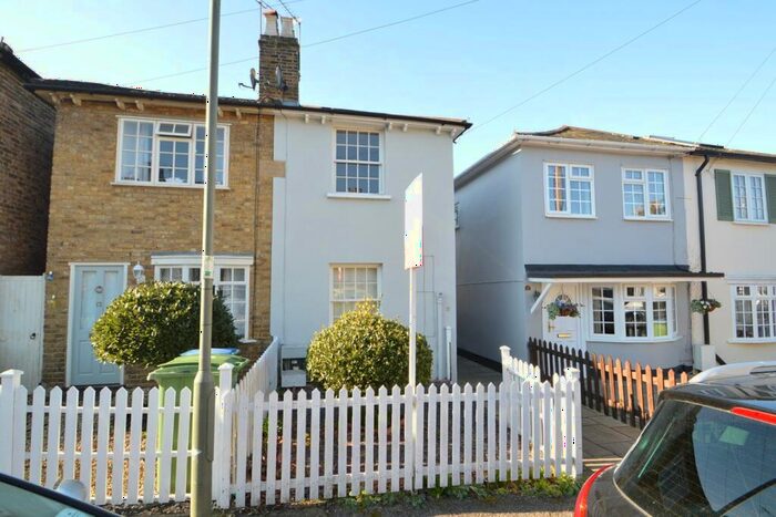 2 Bedroom Cottage To Rent In Anderson Road, Weybridge, KT13