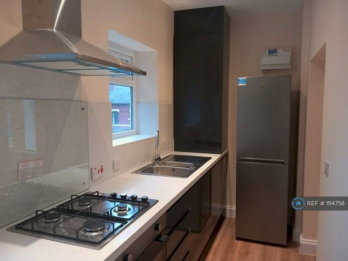1 Bedroom Flat To Rent In Osborne Road, Manchester, M19