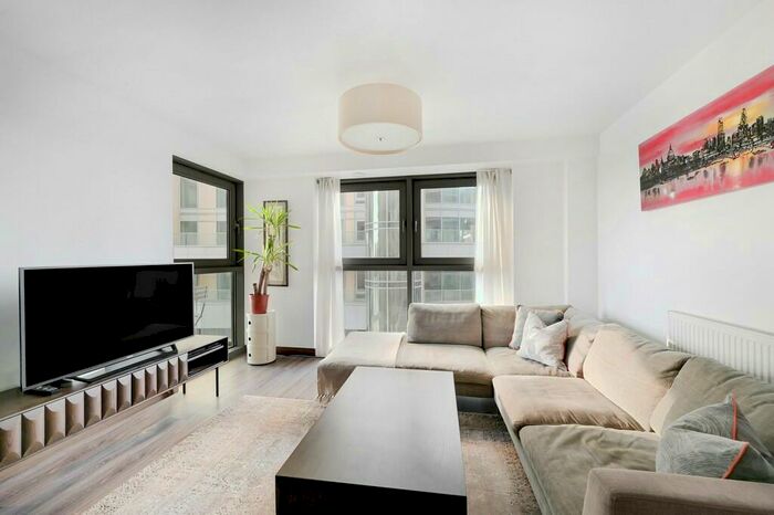 2 Bedroom Apartment To Rent In Bridges Wharf, Battersea, London, SW11