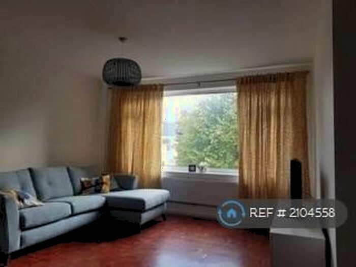 2 Bedroom Flat To Rent In Cedar Court, London, E11