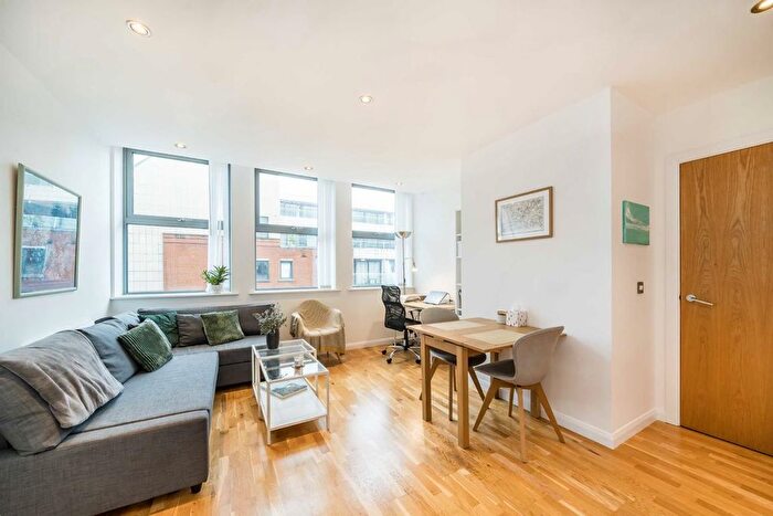 1 Bedroom Flat To Rent In Streatham High Road, London, SW16