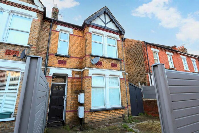 2 Bedroom Flat To Rent In Greenford Avenue, London, W7