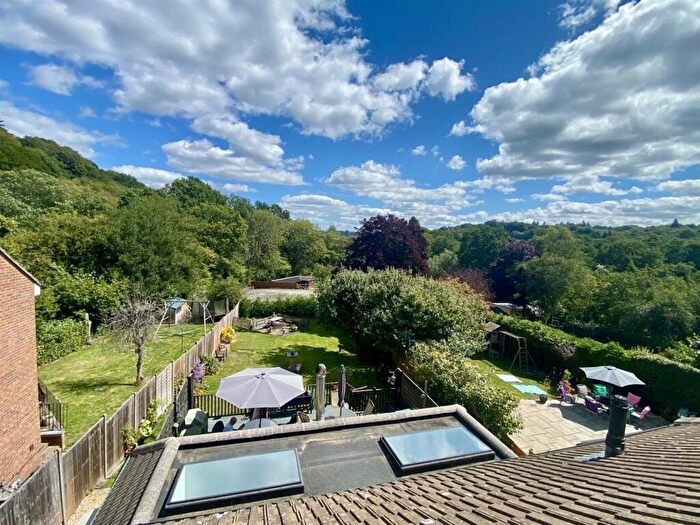 4 Bedroom Link Detached House For Sale In Covers Lane, Hammer Vale, GU27