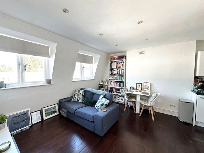 1 Bedroom Flat To Rent In Sinclair Road, London, W14