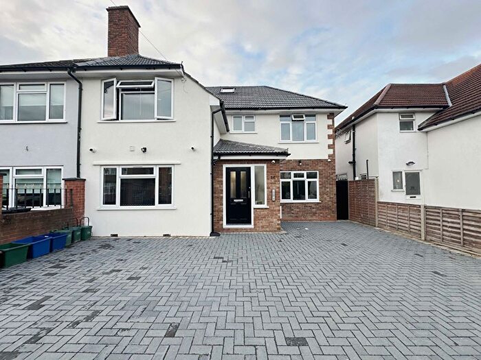 Studio To Rent In Wellington Avenue, Hounslow, TW3