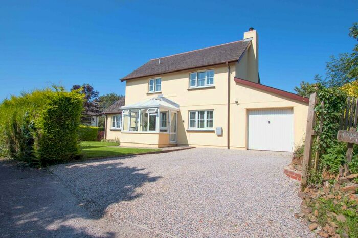 3 Bedroom Detached House For Sale In Broadwoodkelly, EX19