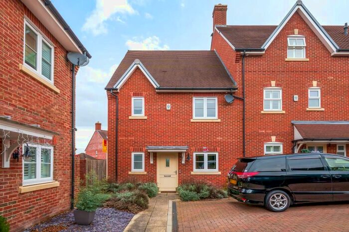 3 Bedroom End Of Terrace House To Rent In Teasel Down, Warfield, RG42