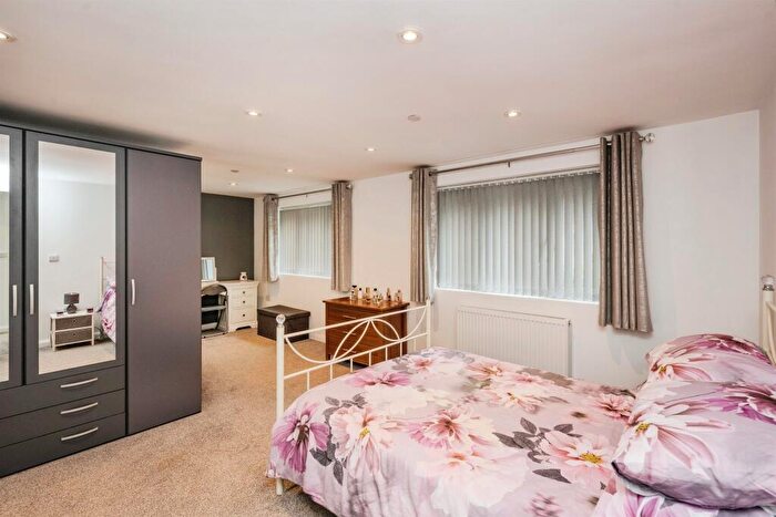 4 Bedroom Detached House For Sale In Graig Road, Godrergraig, Swansea, SA9