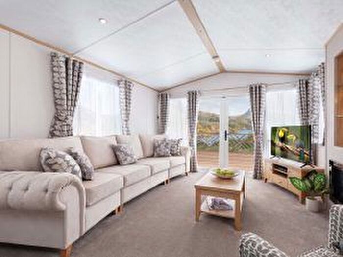 3 Bedroom Mobile/park Home For Sale In Harcombe Cross, Chudleigh, Devon, TQ13