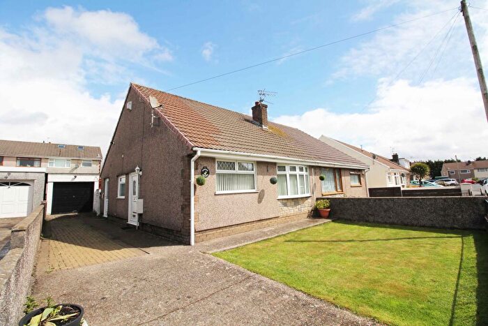 2 Bedroom Bungalow To Rent In Heol Ddeusant, Yorkdale, CF38