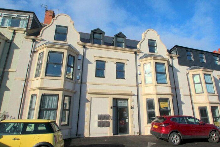 2 Bedroom Apartment To Rent In South Parade, Whitley Bay, NE26