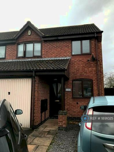 3 Bedroom Semi-Detached House To Rent In Sixth Avenue, Edwinstowe, Mansfield, NG21