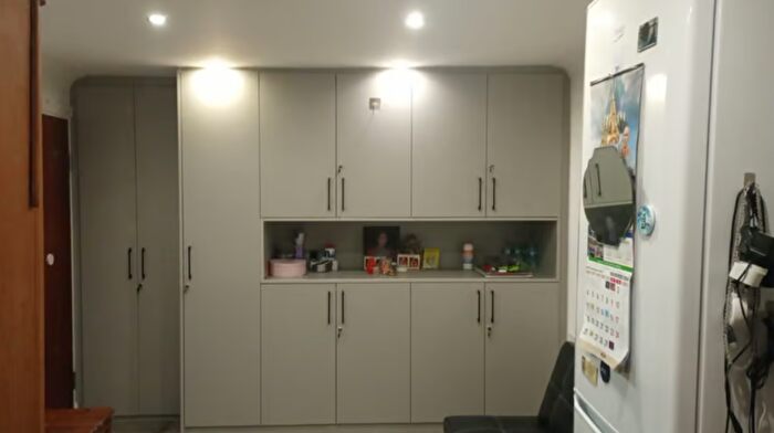 Studio To Rent In Eastern Avenue, IG2