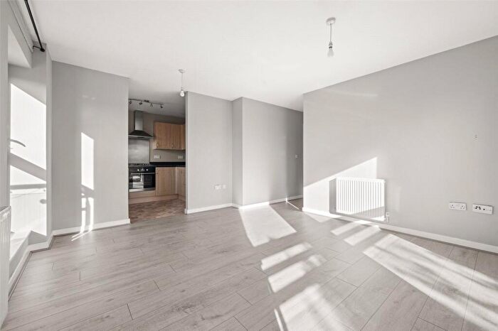 2 Bedroom Apartment For Sale In Mount Lane, Bracknell, Berkshire, RG12