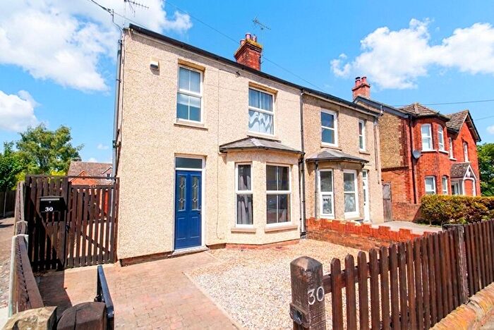 3 Bedroom Semi-Detached House For Sale In Windmill Road, Flitwick, MK45