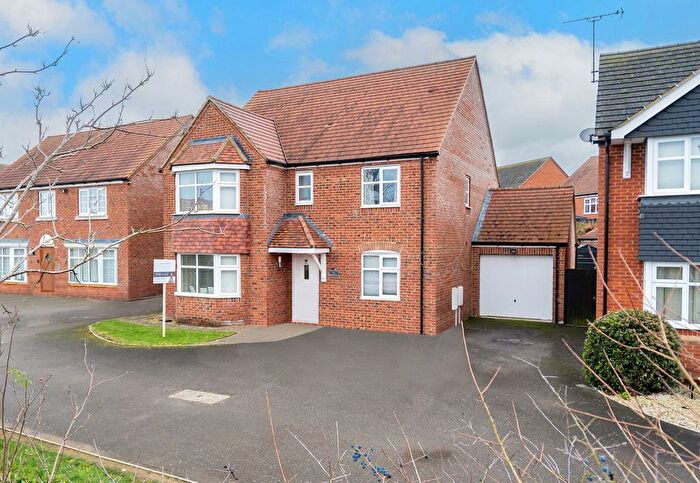 5 Bedroom Detached House For Sale In Harris Close, Newton Leys Milton Keynes, MK3