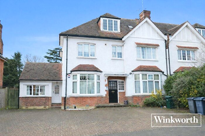 2 Bedroom Apartment To Rent In Northumberland Road, New Barnet, EN5