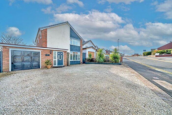 3 Bedroom Detached House For Sale In Pennine Drive, Cannock, WS11