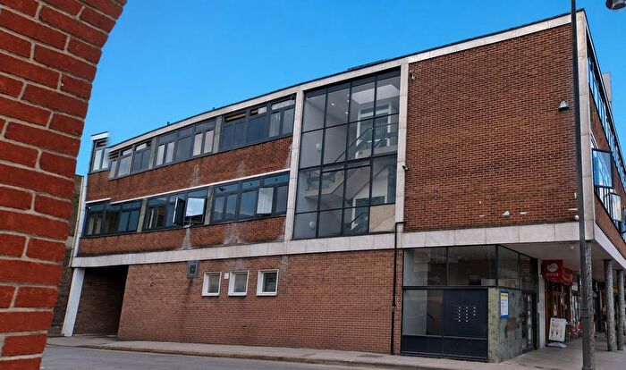 2 Bedroom Flat To Rent In Reston House, A Western Road, Romford, RM1