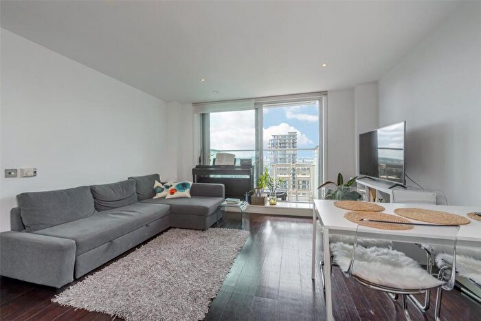 1 Bedroom Apartment For Sale In Pan Peninsula Square, Canary Wharf, E14