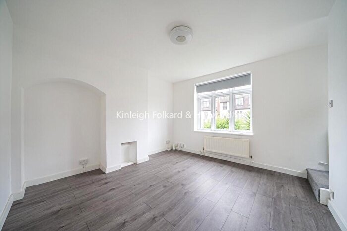 2 Bedroom End Of Terrace House For Sale In Ballamore Road, Bromley, BR1