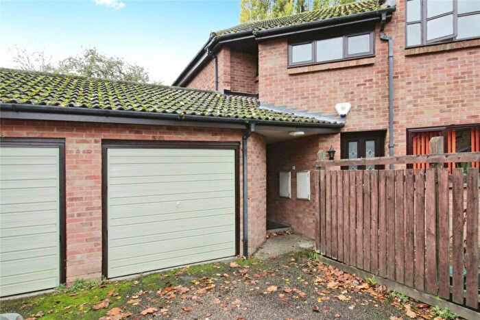 1 Bedroom Apartment To Rent In Courtney Park Road, Langdon Hills, Basildon, SS16