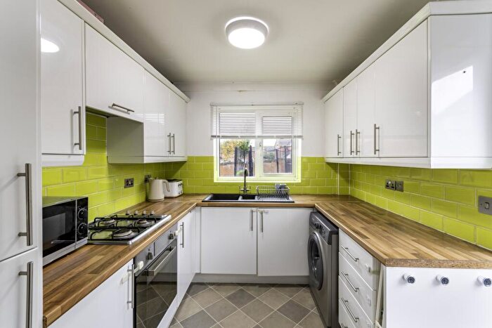 3 Bedroom Semi-Detached House For Sale In Burnet Drive, Scunthorpe, DN16