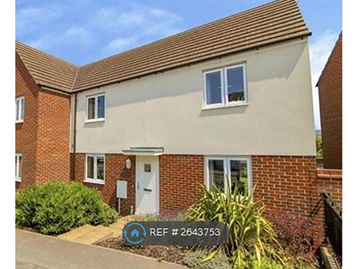 3 Bedroom Semi-Detached House To Rent In Lavender Hill, Broughton, Milton Keynes, MK10